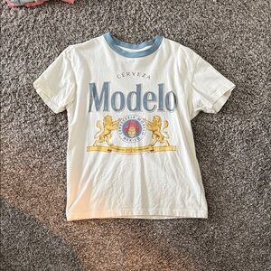 ModelCo Women’s White and Blue Graphic Tee